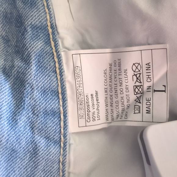 Distressed Pearl Embellished Denim Shorts High-Waisted, Ripped Jean Shorts S (L) - Picture 5 of 5